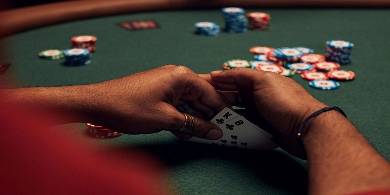 Cách vận dụng chiến thuật bluff trong poker hiệu quả